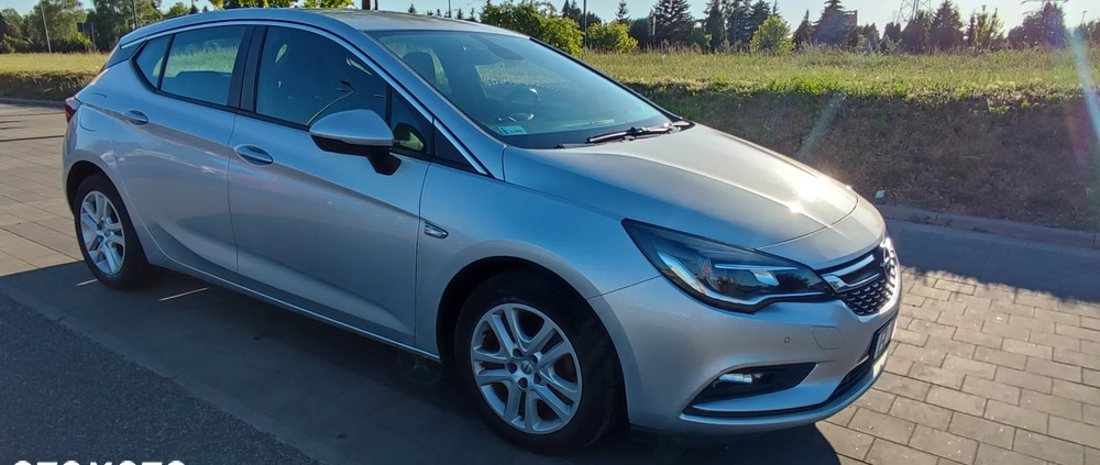 Opel Astra cena 50700 przebieg: 94400, rok produkcji 2016 z Łódź małe 137